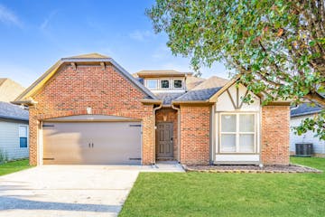 1128 AVALON DR MOODY, AL 35004